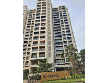 Flat on rent in RNA Grande, Kandivali West